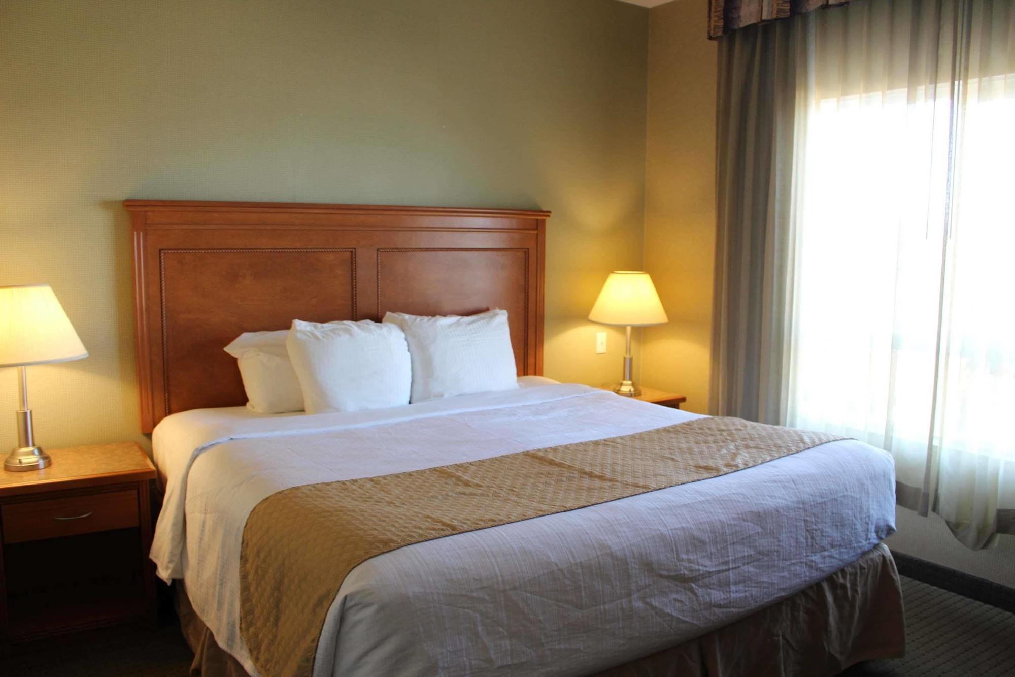 Best Western King George Inn & Suites Surrey Exterior foto